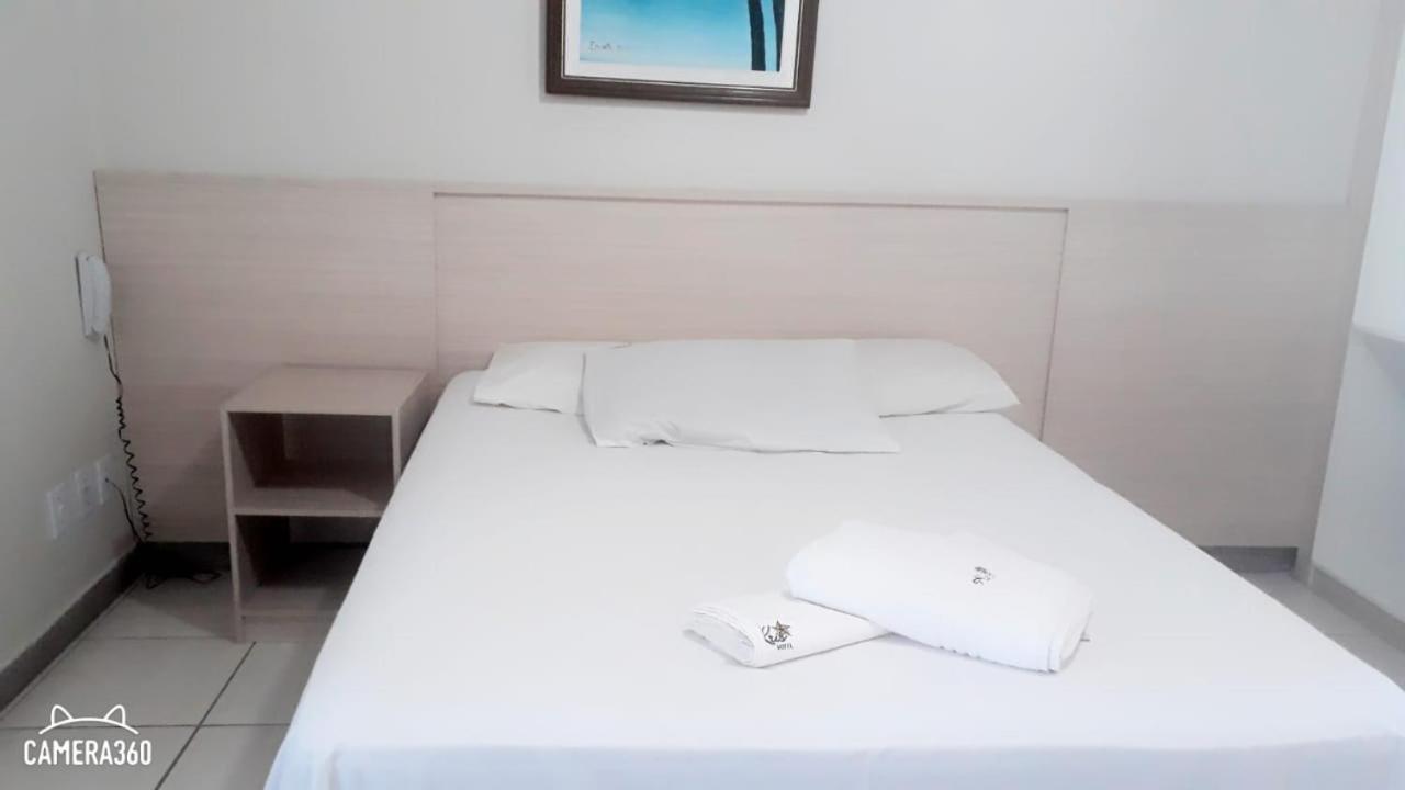 Kris Hotel Петролина Екстериор снимка