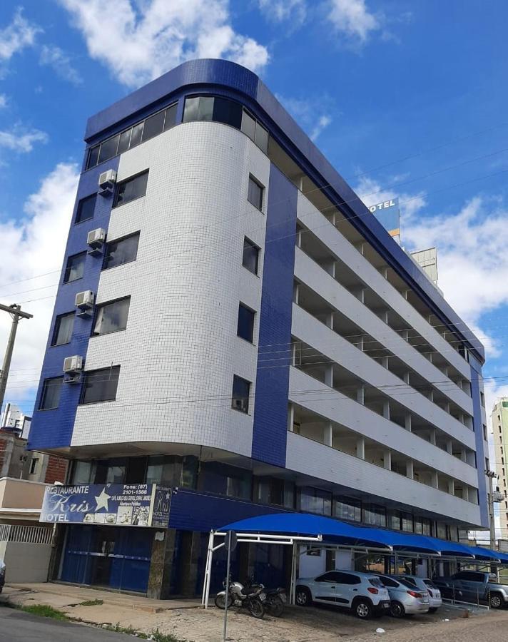 Kris Hotel Петролина Екстериор снимка